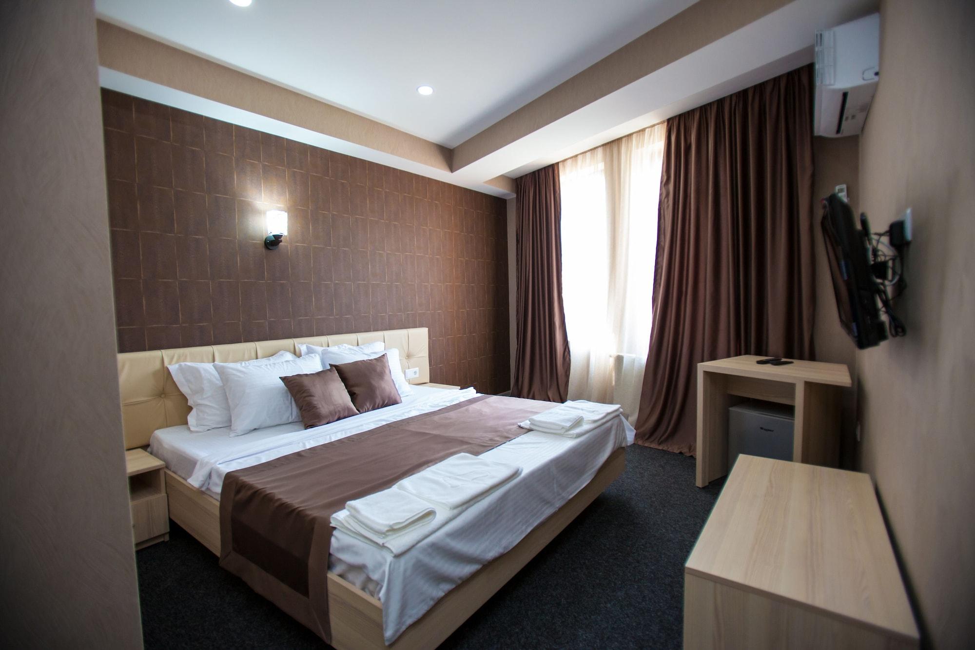 Hotel Voyager Tiflis Dış mekan fotoğraf