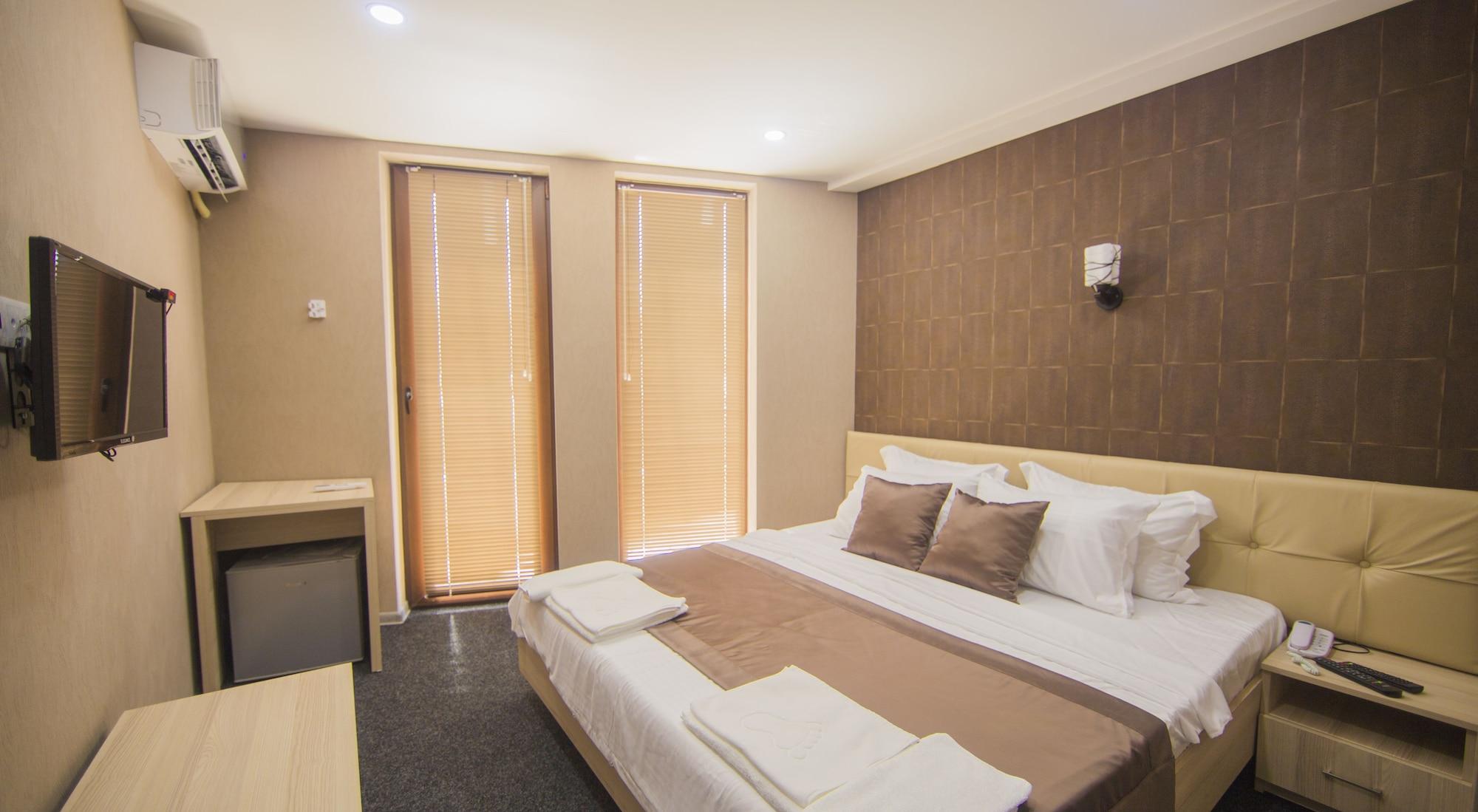 Hotel Voyager Tiflis Dış mekan fotoğraf