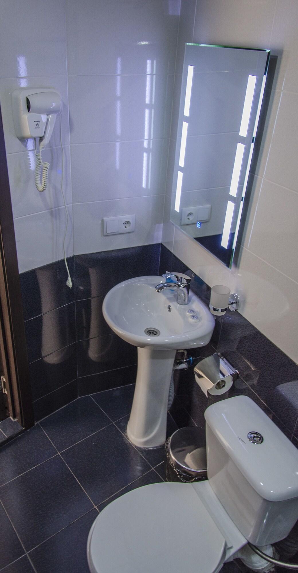 Hotel Voyager Tiflis Dış mekan fotoğraf