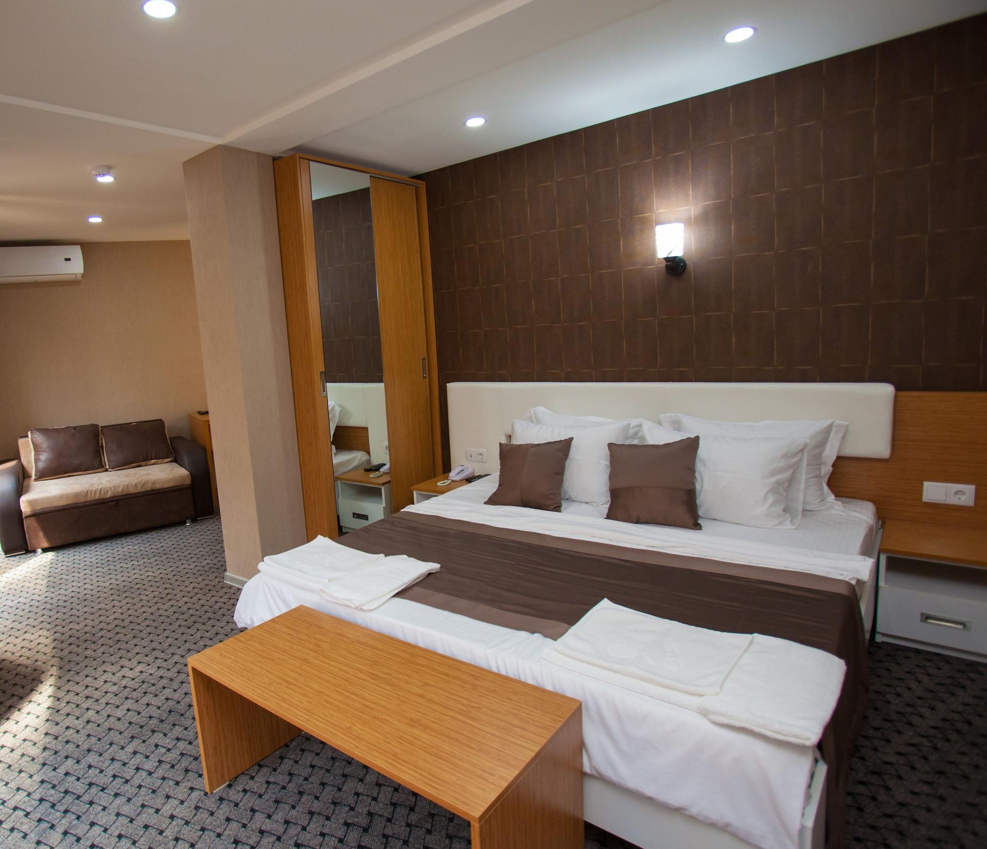 Hotel Voyager Tiflis Dış mekan fotoğraf