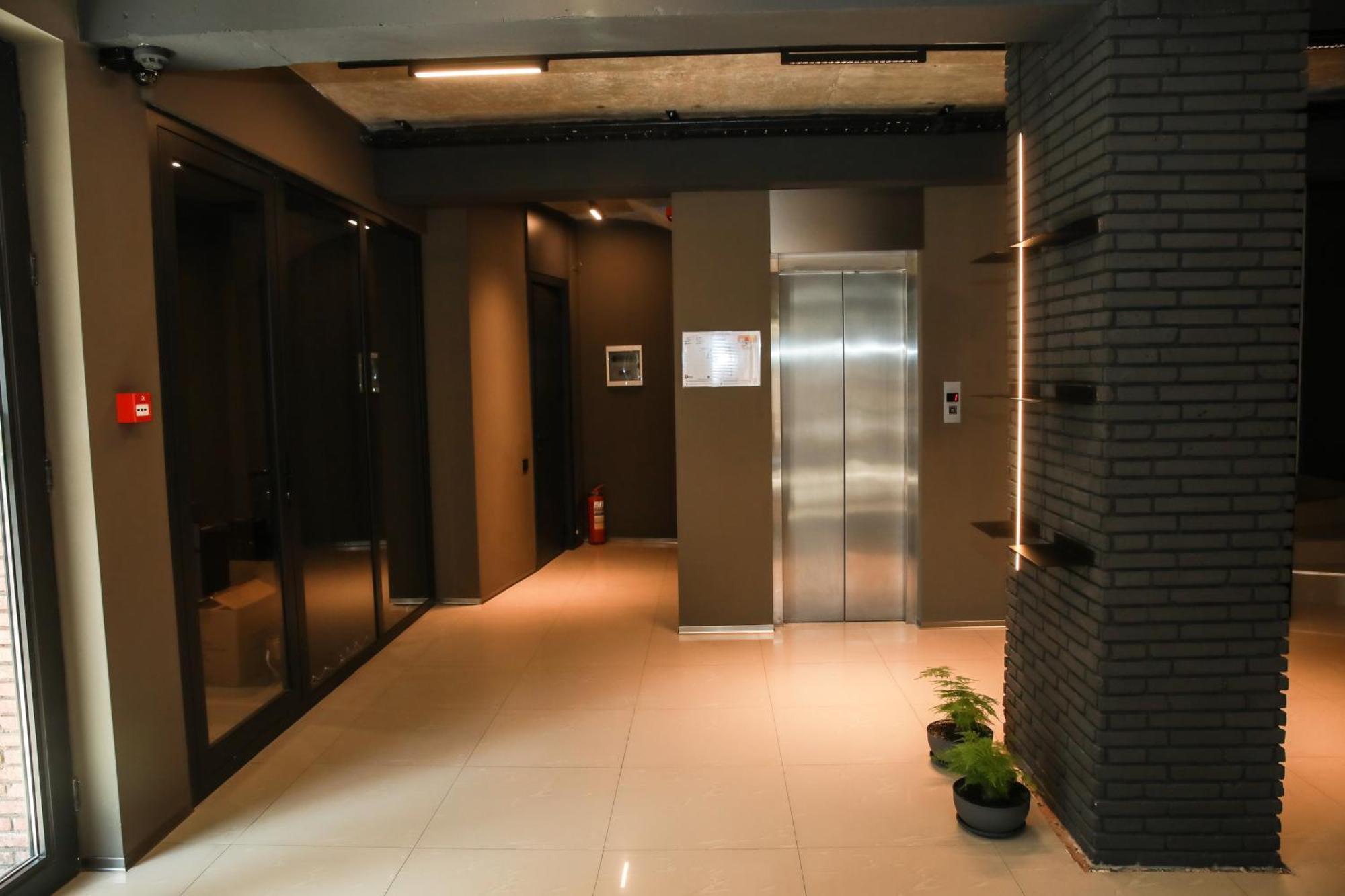 Hotel Voyager Tiflis Dış mekan fotoğraf