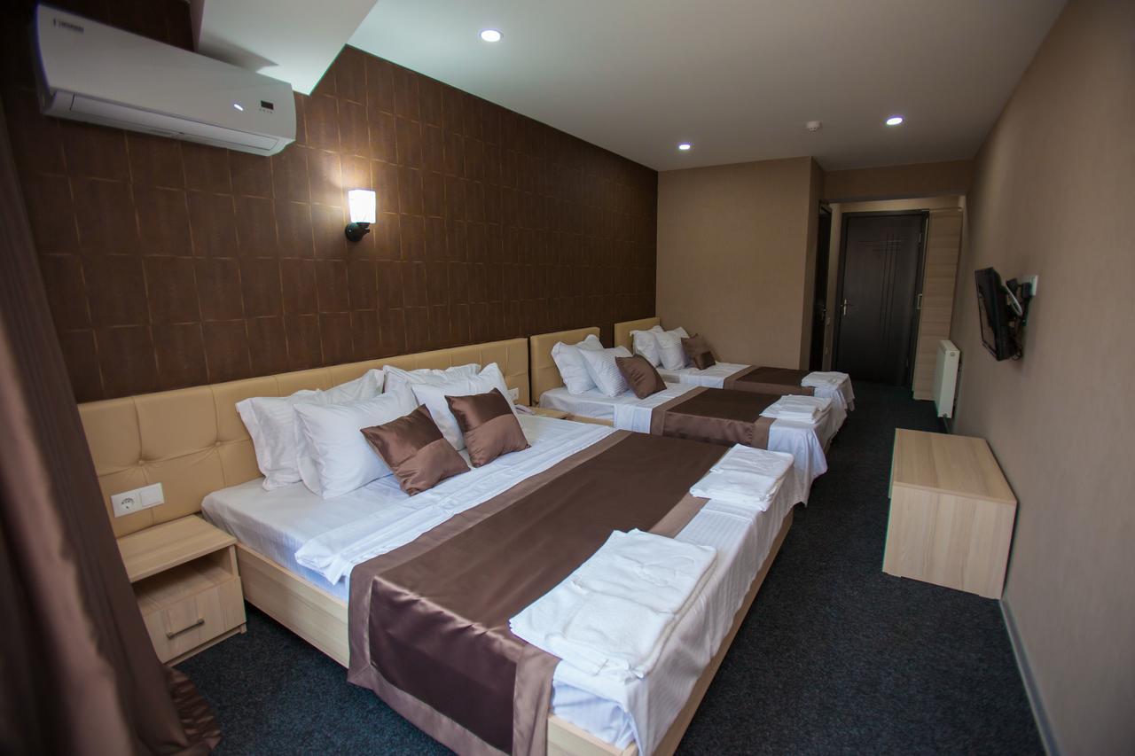 Hotel Voyager Tiflis Dış mekan fotoğraf